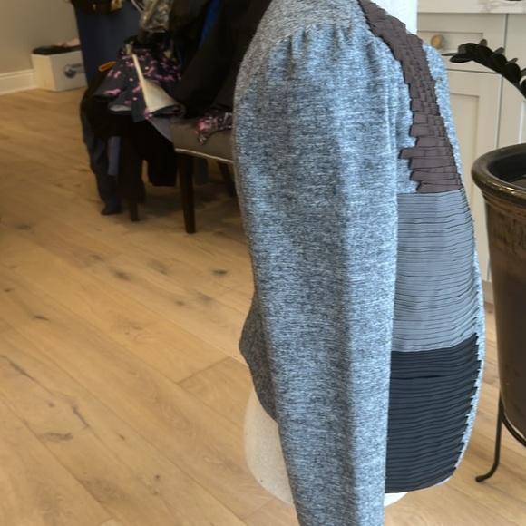 EUC Damask jacket - Picture 7 of 11